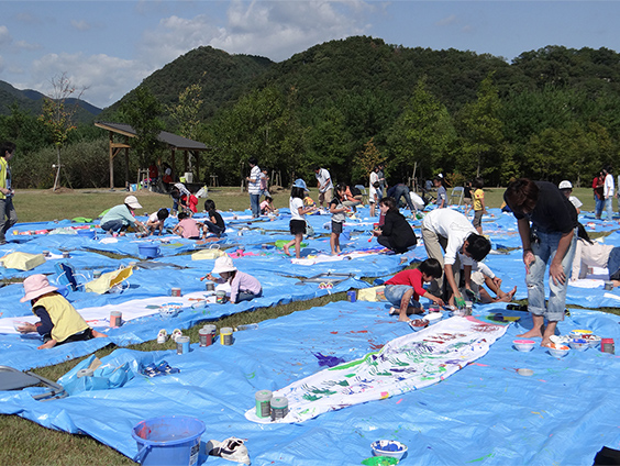 <i>Genki-nobori</i> Workshop at the Lawn Plaza of Arimafuji Park, Sanda, Hyogo
