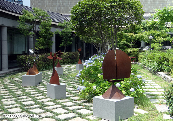 The artists who studied with Ryohei Koiso at Tokyo University of the Arts I Susumu Shingu - Playing on the Earth at Kobe City Koiso Memorial Museum of Art